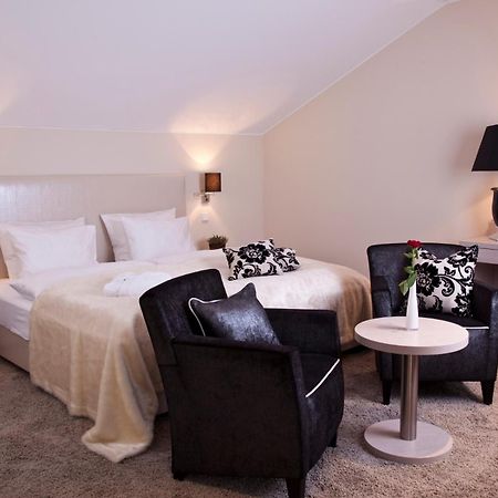 Hotel Palatina "Hotel-Restaurant" Neustadt an der Weinstraße エクステリア 写真